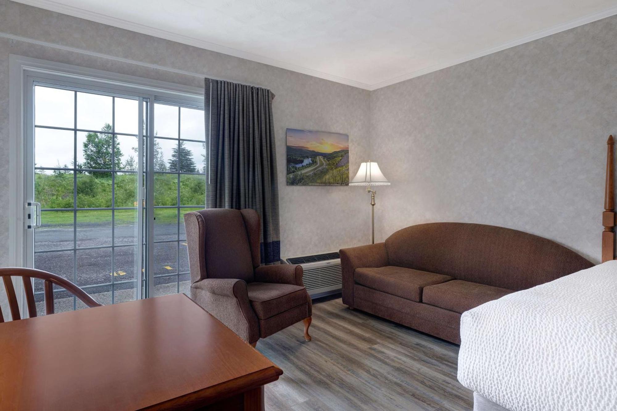 Days Inn By Wyndham Edmundston Exteriér fotografie