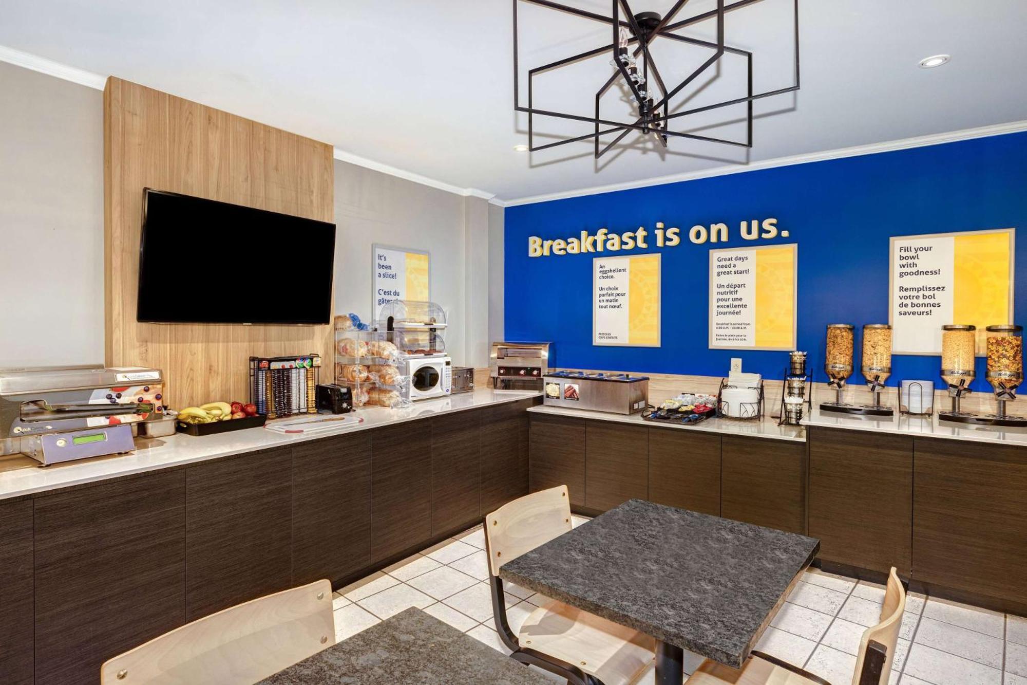 Days Inn By Wyndham Edmundston Exteriér fotografie